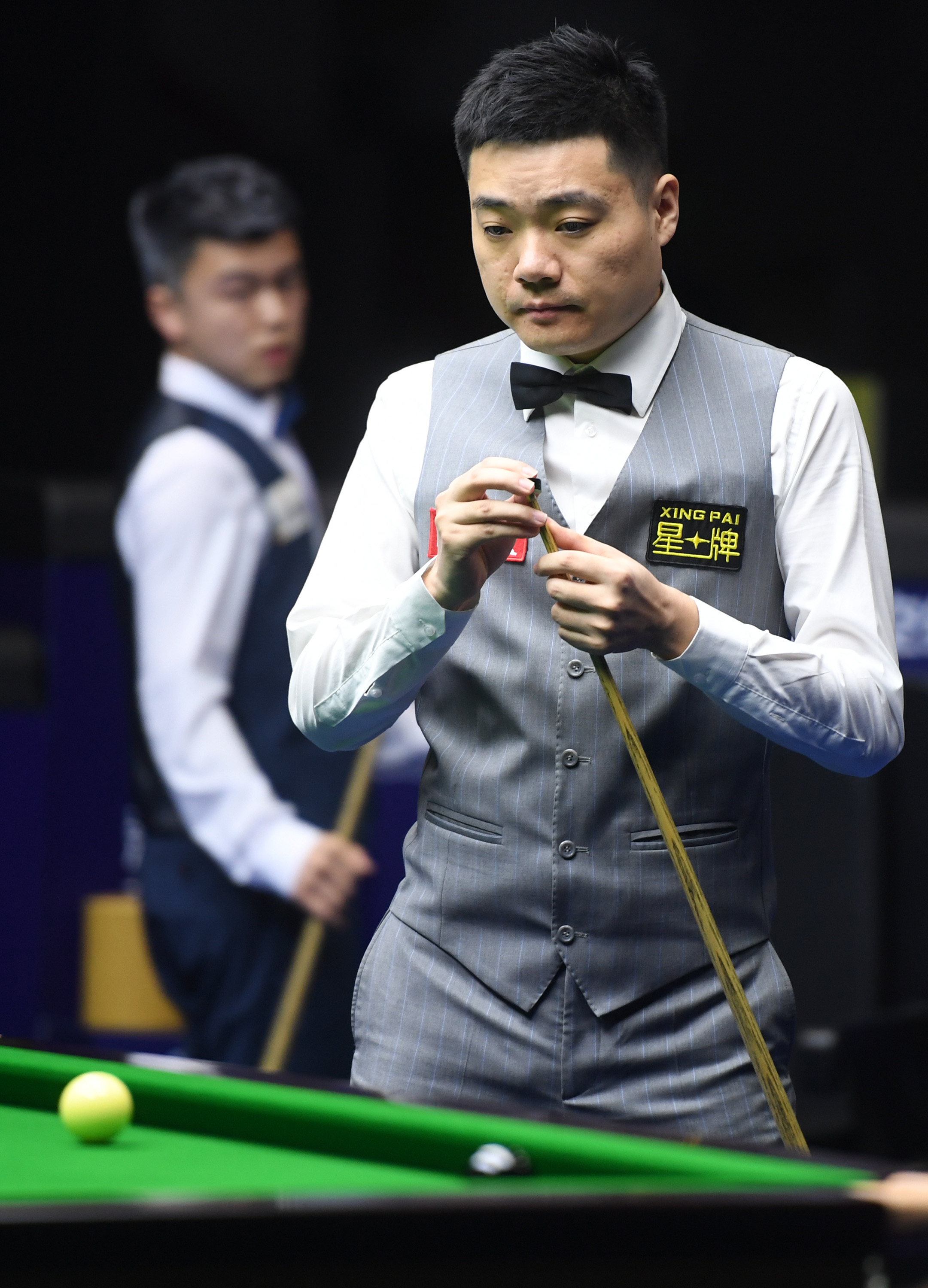 少场上争端 少场上争端