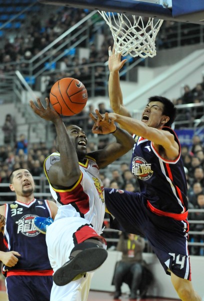 场一度领先 场一度领先